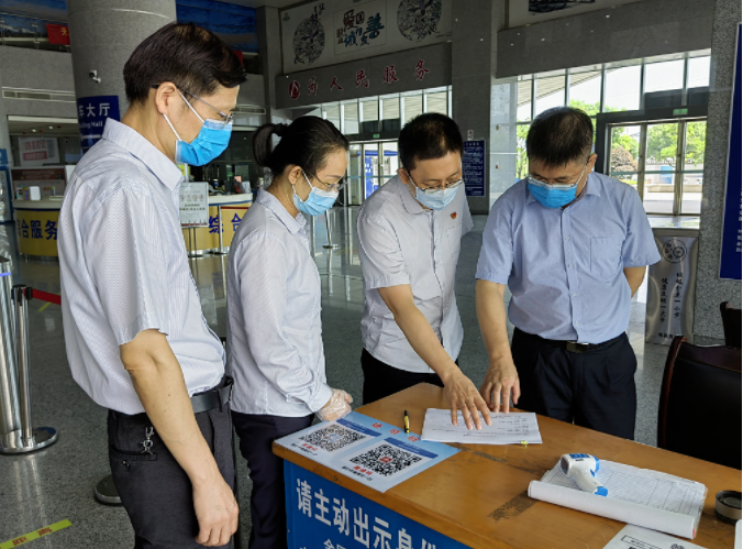 張小平督導(dǎo)南昌長途汽車西站安全生產(chǎn)、疫情防控、文明創(chuàng)建等工作