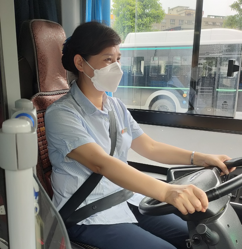 吉安公交:羅偉獲吉安市“五一勞動獎?wù)隆睒s譽稱號