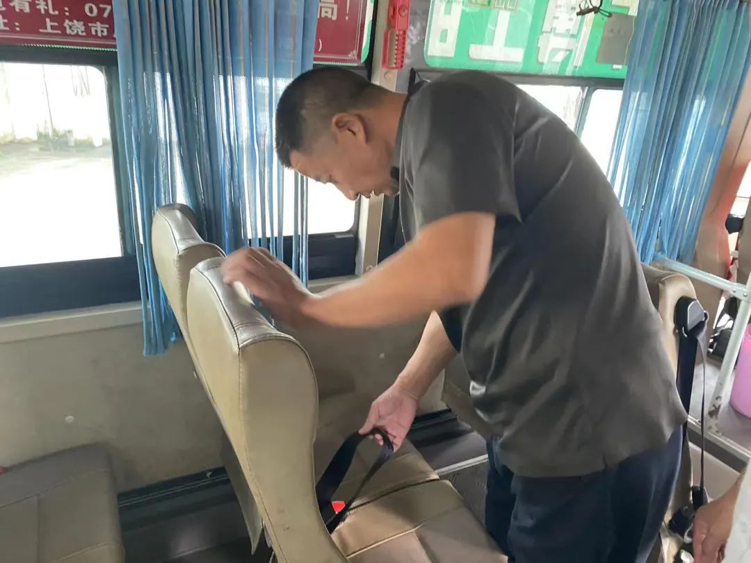 上饒汽運(yùn):廣豐區(qū)交通局到廣豐公司開展車輛安全帶專項(xiàng)檢查