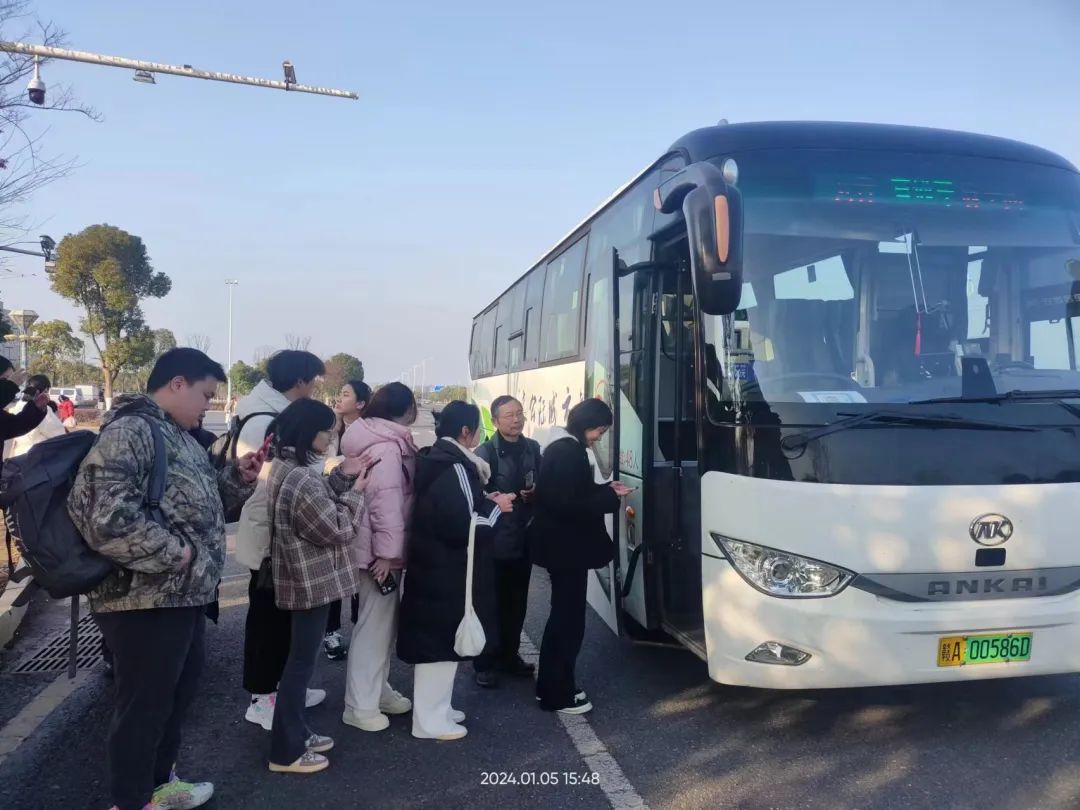 都市城際公交：共青至滕王閣景區(qū)直通車(chē)開(kāi)通啦！