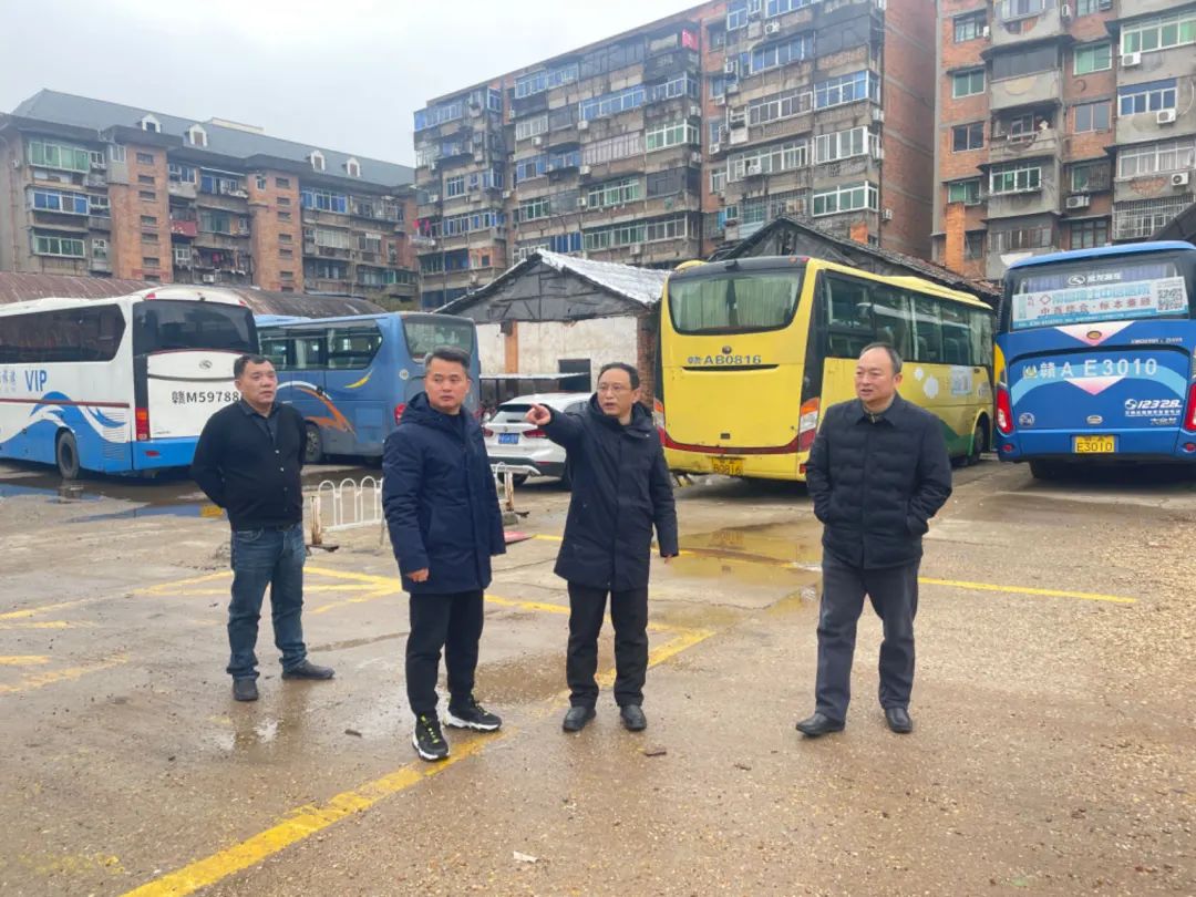 劉志堅(jiān)一行督導(dǎo)長(zhǎng)運(yùn)物業(yè)、南昌長(zhǎng)途汽車西站環(huán)境品質(zhì)大提升工作